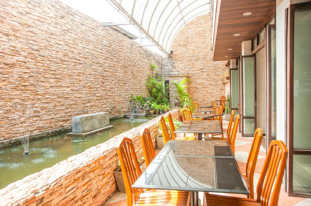 Crystal Inn Phuket Екстериор снимка