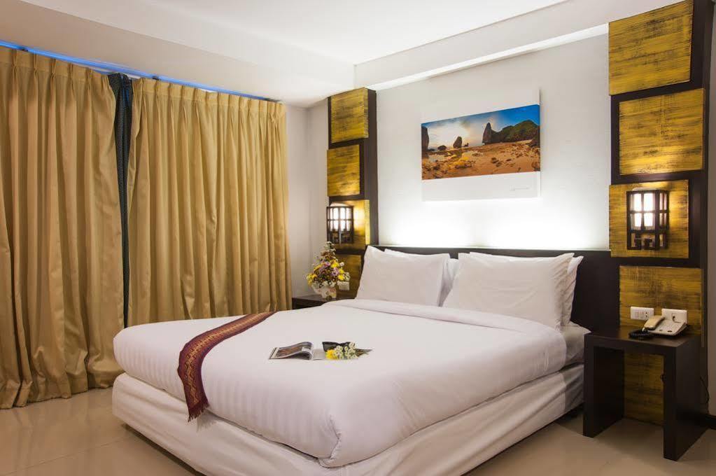 Crystal Inn Phuket Екстериор снимка