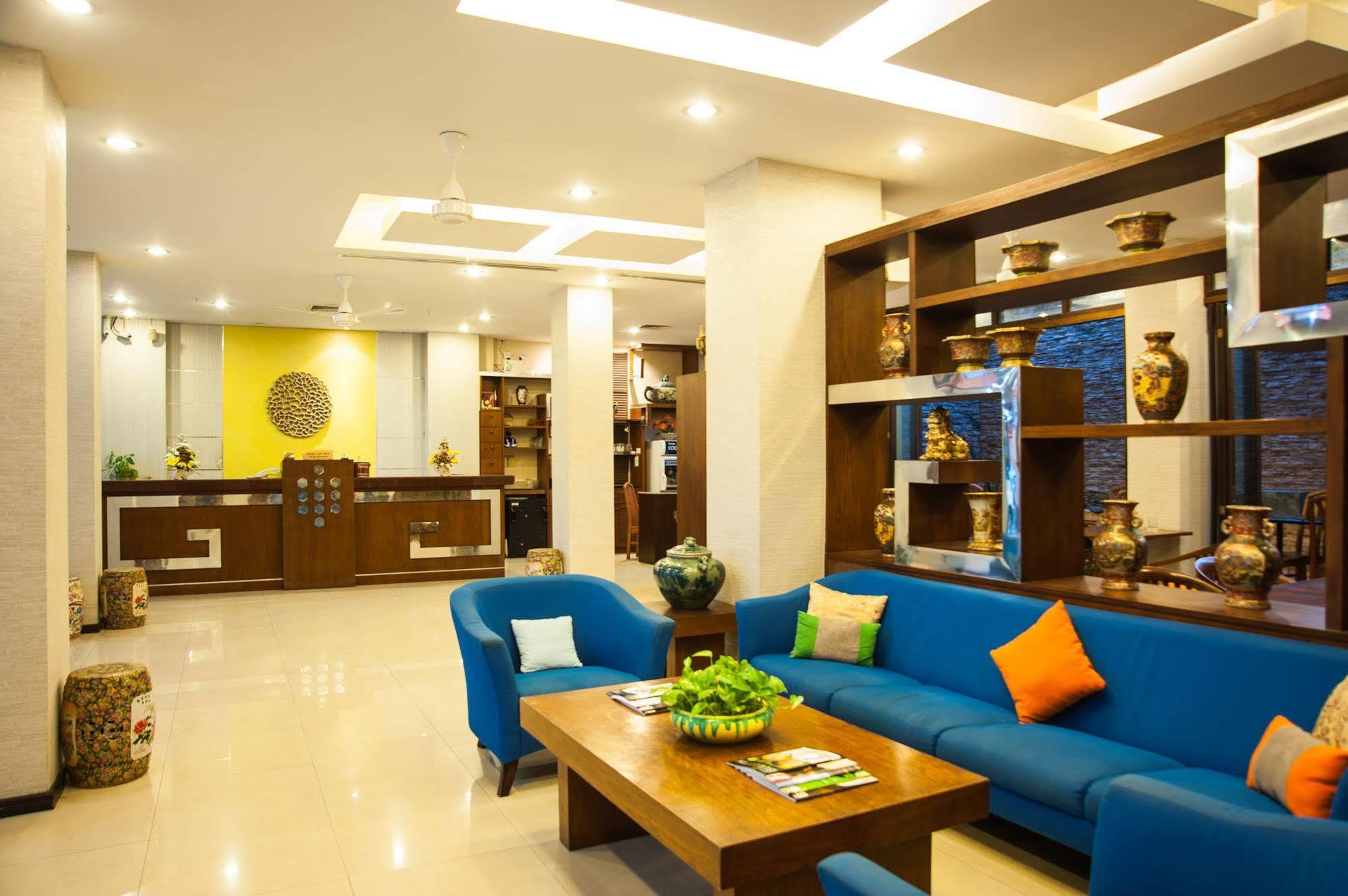Crystal Inn Phuket Екстериор снимка