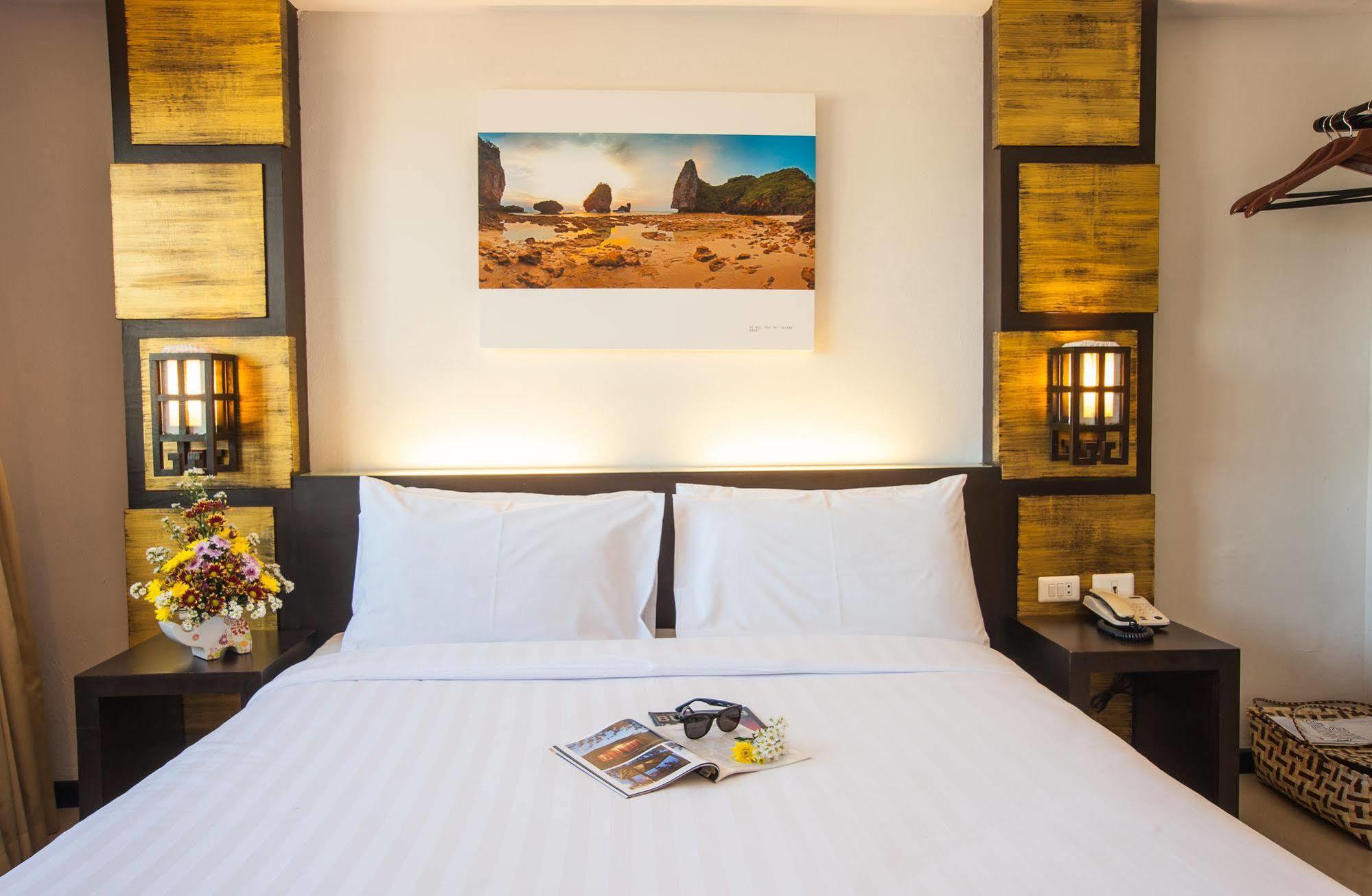 Crystal Inn Phuket Екстериор снимка