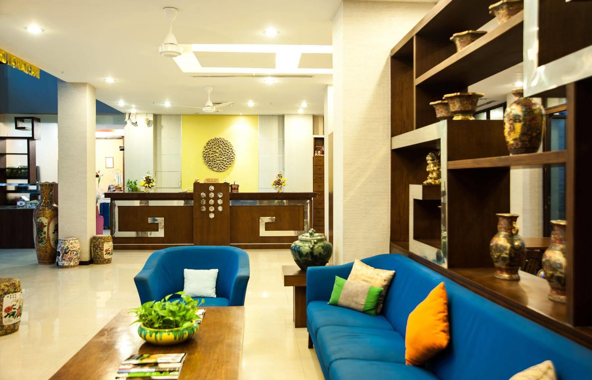 Crystal Inn Phuket Екстериор снимка