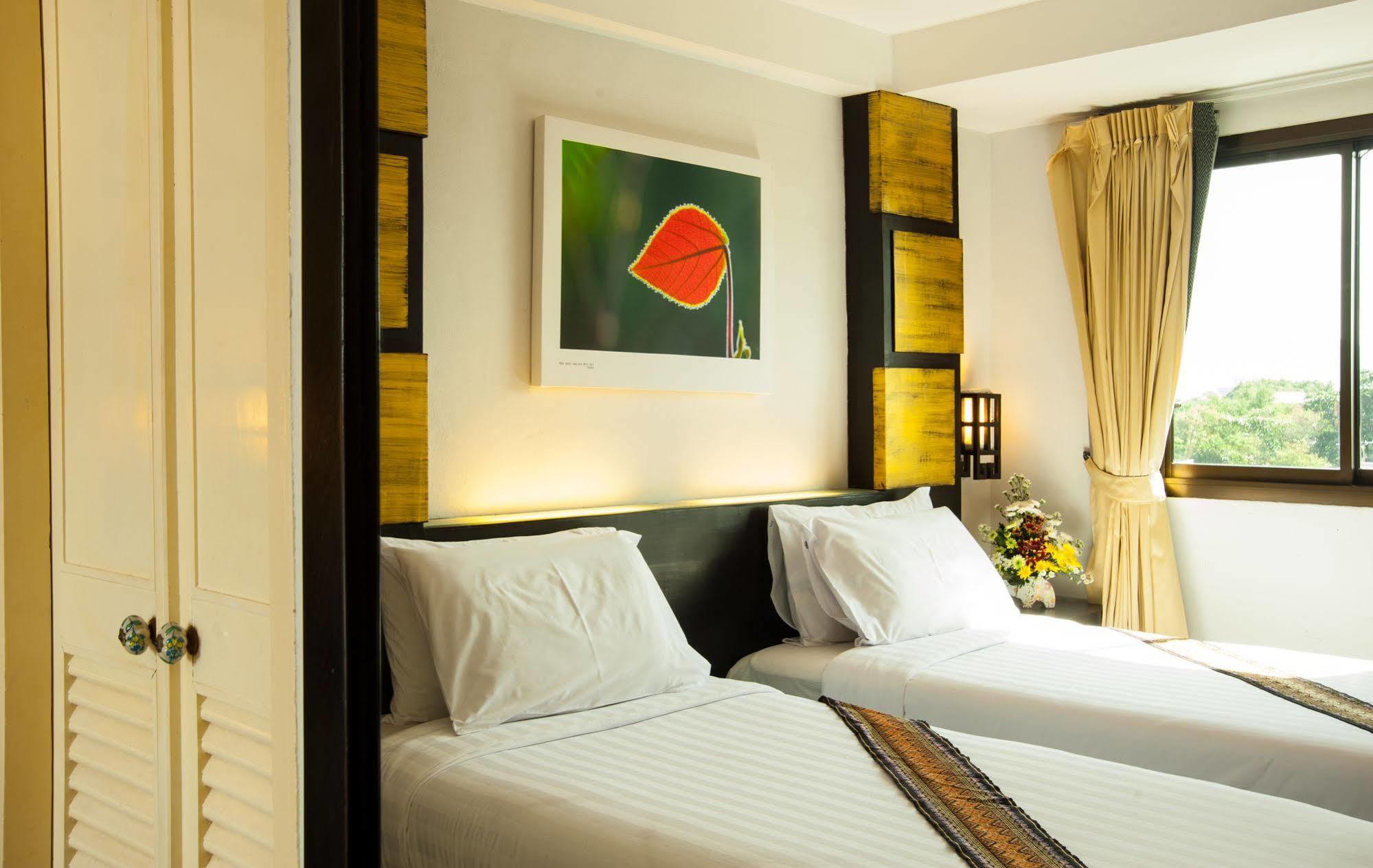 Crystal Inn Phuket Екстериор снимка