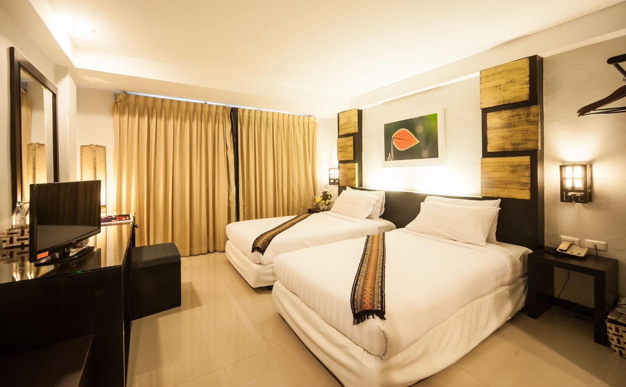 Crystal Inn Phuket Екстериор снимка