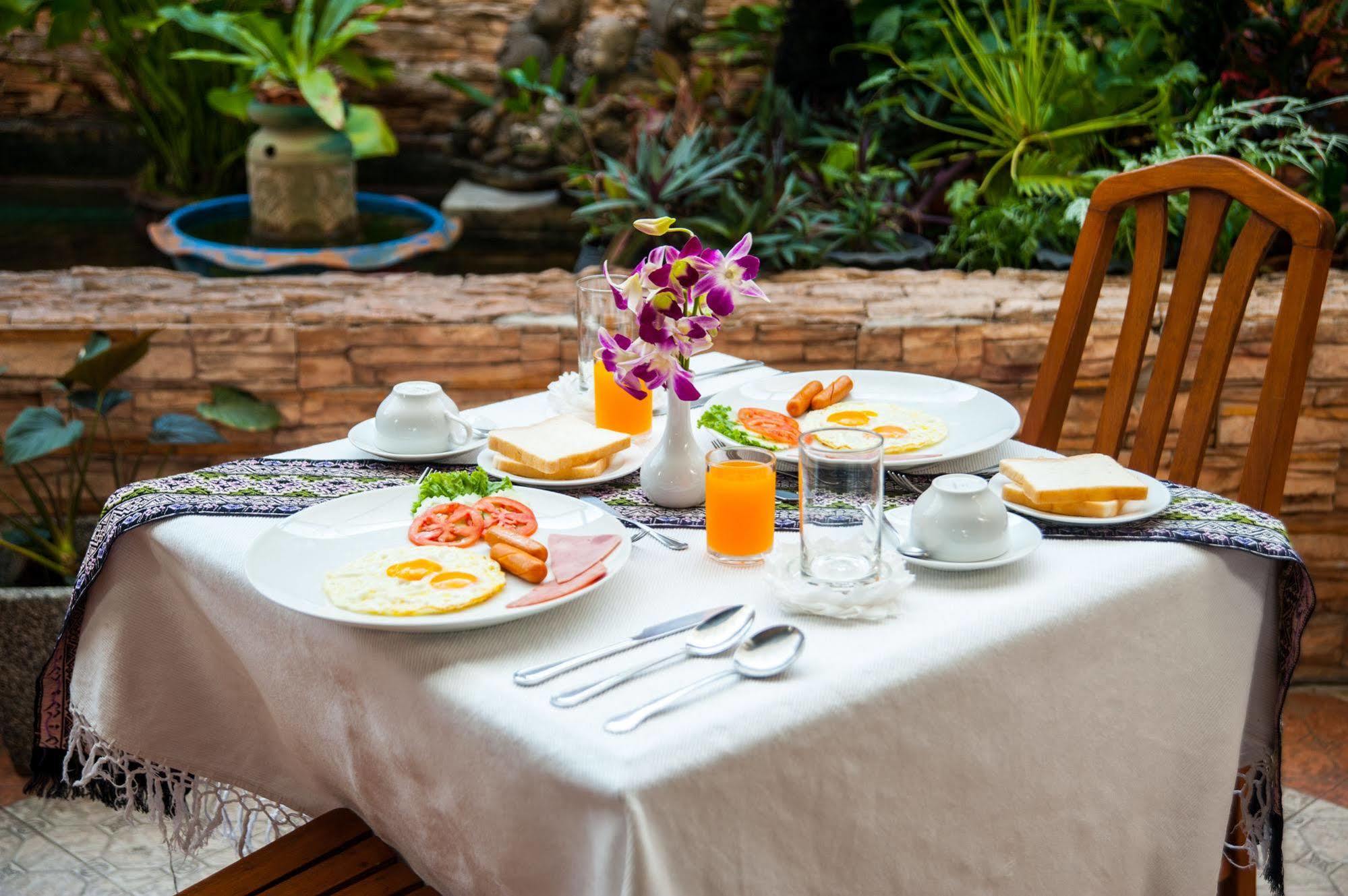 Crystal Inn Phuket Екстериор снимка
